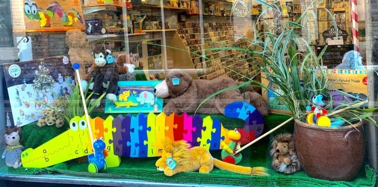 A POPULAR CARD AND GIFT SHOP Photo 14