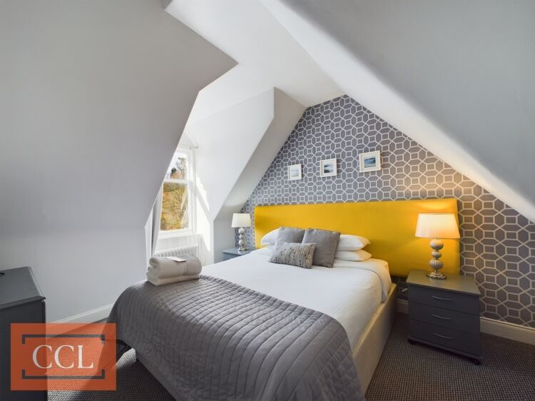 Popular and thriving nine-bedroom hotel in Kingussie Photo 14