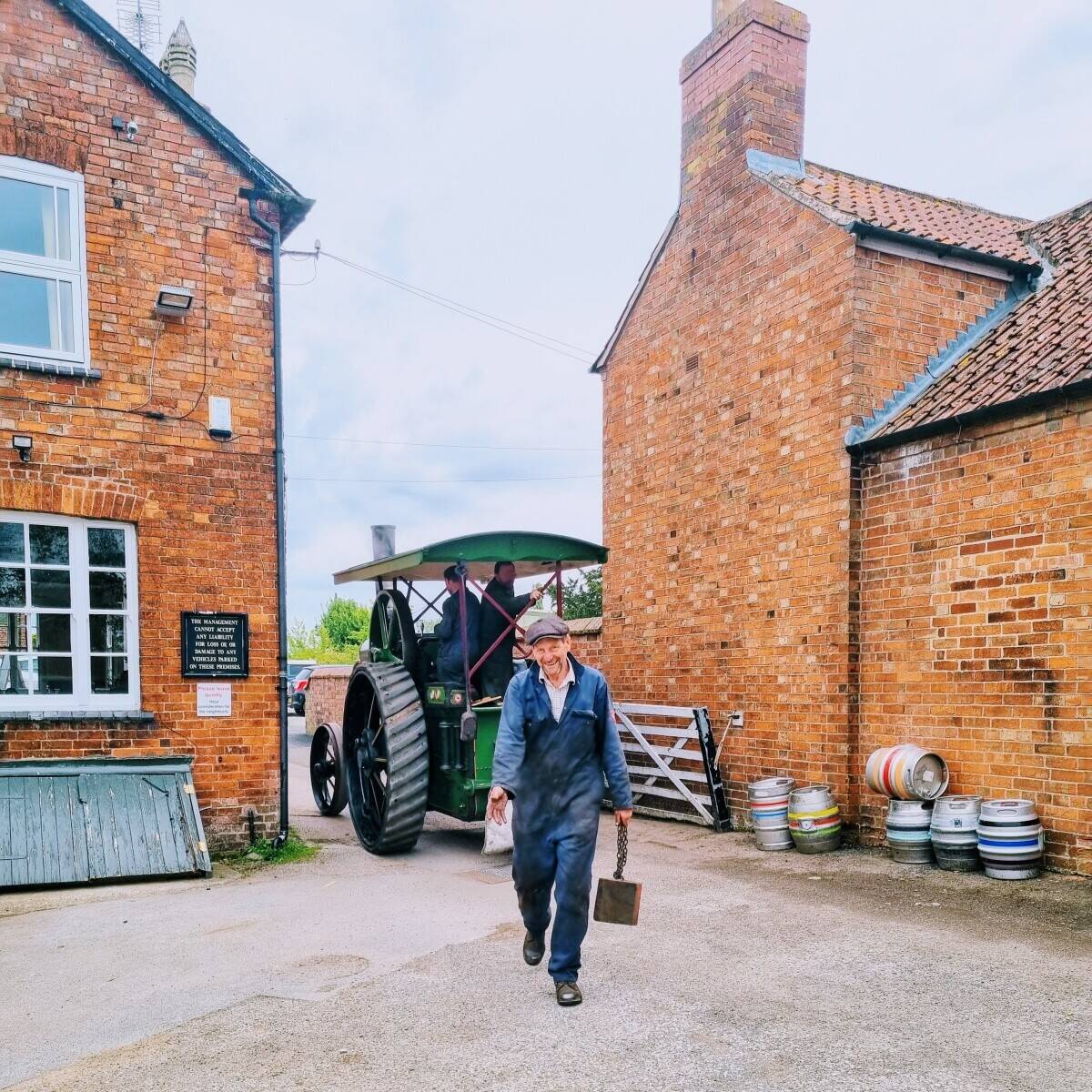 Modern, traditional free house in Nottinghamshire for sale