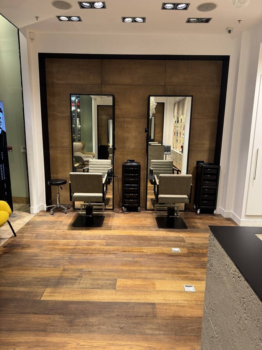 Unisex hair salon for sale in Central London Photo 14