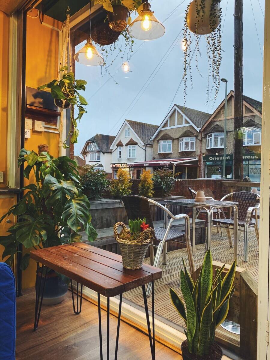 Cosy and Vibrant Café for Sale in Guildford, Surrey Photo 14