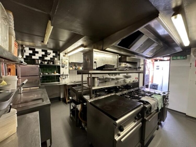 Leasehold Italian Restaurant Located In Sutton Coldfield Photo 14
