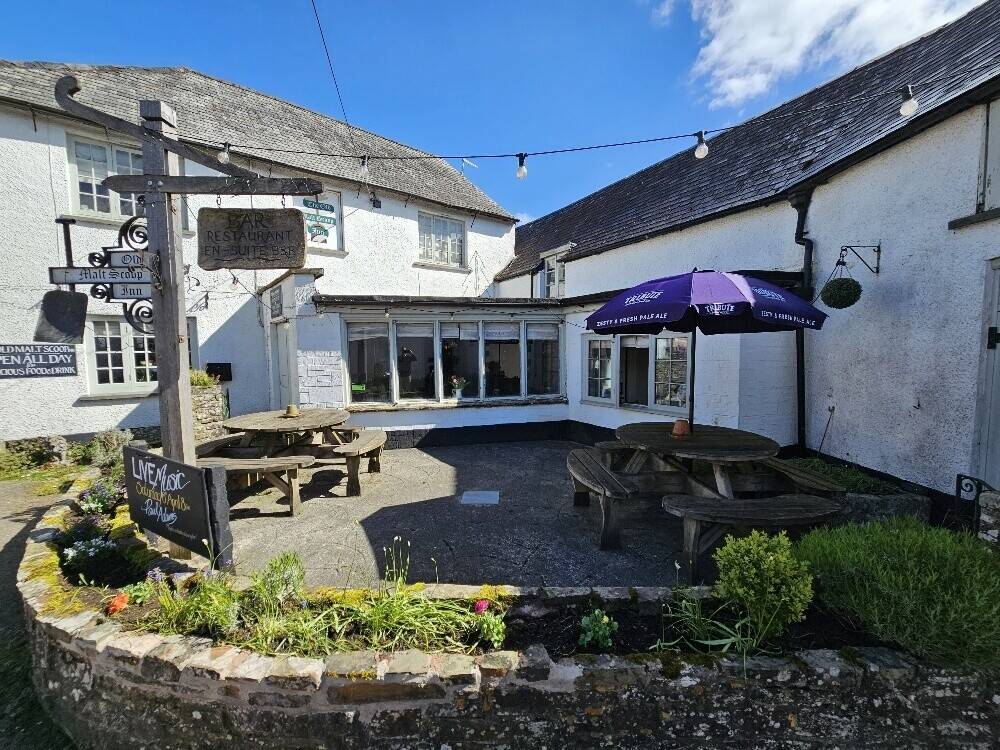 Impressive & Profitable High Turnover Devon Village Inn With 4 Letting Rooms & 3 Bed Accommodation