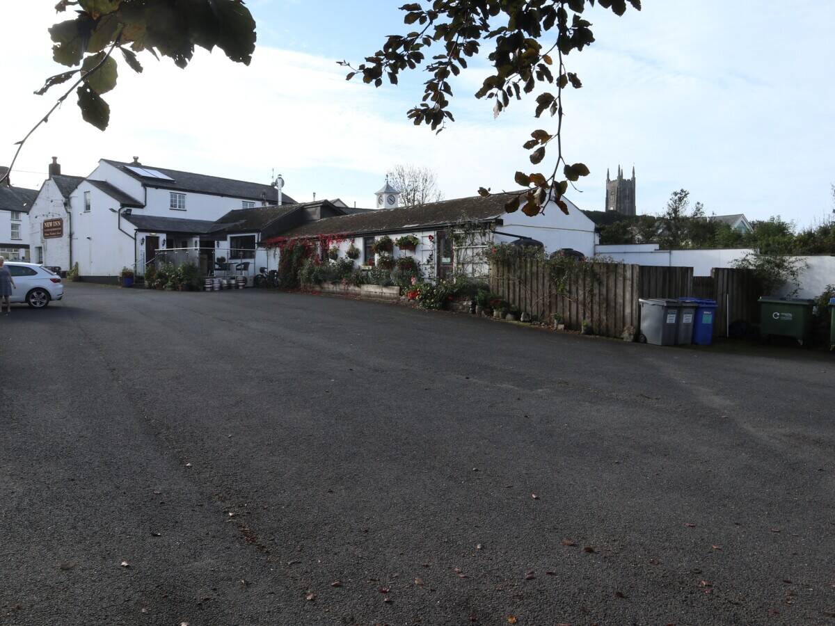 CORNWALL – ESTABLISHED VILLAGE FREEHOUSE WITH LETTING ROOMS ON ATLANTIC HIGHWAY
