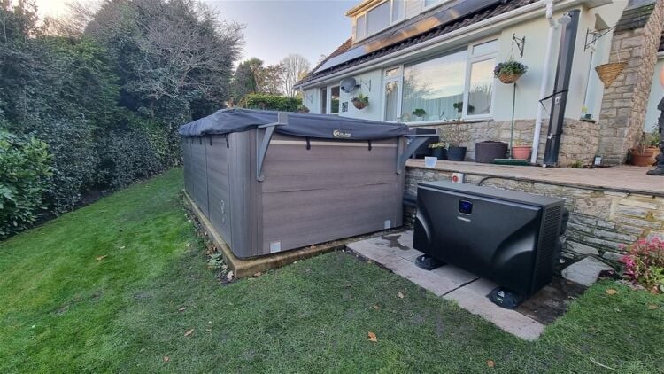 INDEPENDENT HOT TUB/POOL SERVICE AND MAINTENANCE BUSINESS