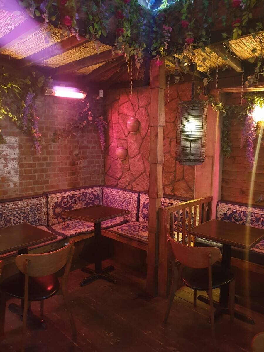 Highly rated restaurant in Surrey and shisha bar