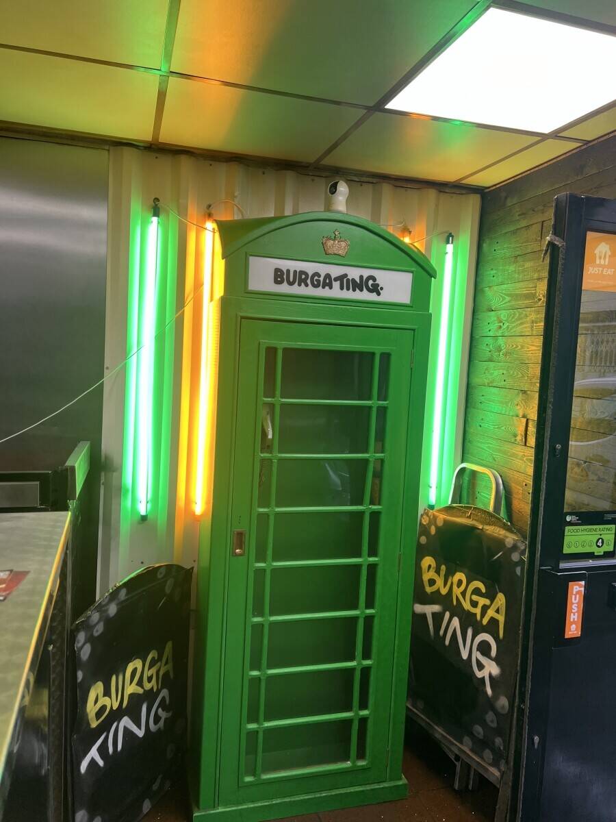 Own the Taste of Castleford! 🍔📸 An Instagrammable Burger Joint Up for Grabs – Your Chance to Flip the Dream!