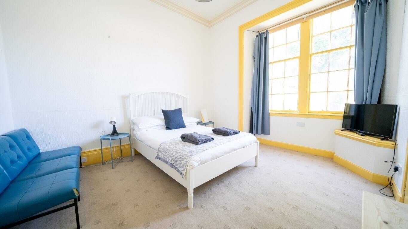 Exclusive Use,  14-Bedroom Guest House in a Popular Seaside Location