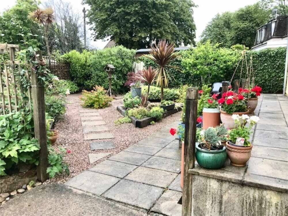 A Luxurious 7 Bedroom Guest House for sale Photo 14