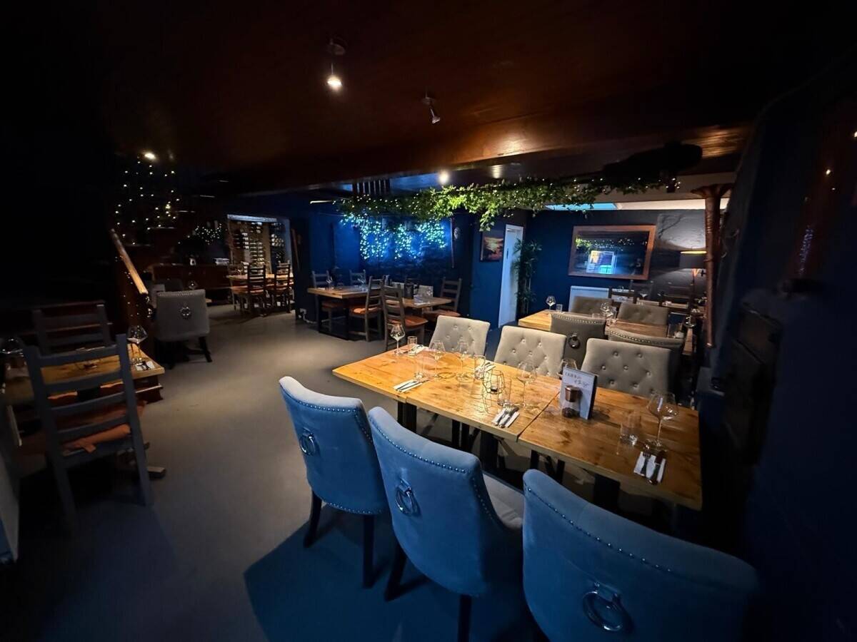A Neatly Presented Restaurant Opportunity close to Edinburgh in affluent Borders town (ref 1720)