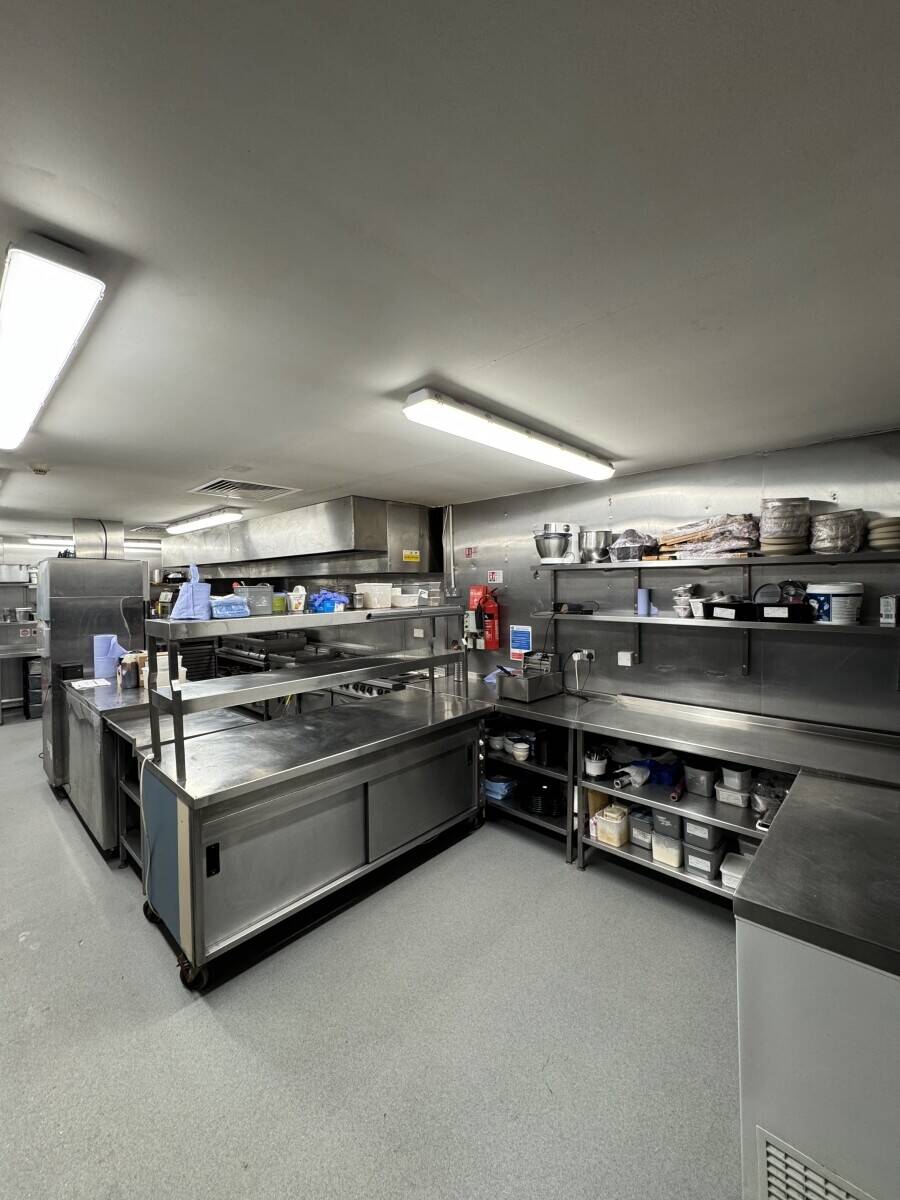 *REDUCED PRICE* Restaurant and Bar for sale