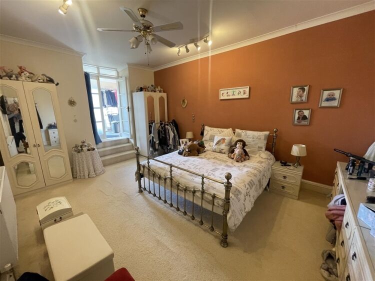 Timeless & Elegant Victorian Guest House with Spacious Owners Accommodation For Sale in Torquay Photo 14