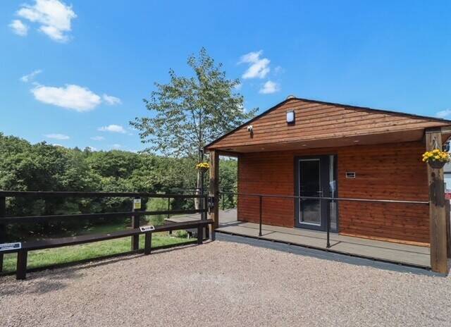 Turnkey Holiday Let Business – 4 Units, Land & Fishing Lake – Fully Operational Investment