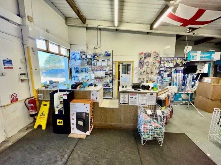 Leasehold Camping & Leisure Equipment Business Located Just Outside St Agnes, Cornwall Photo 14