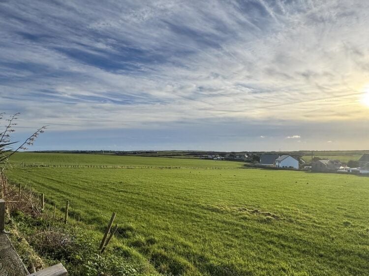 Freehold 6 Bedroom Guest House Located In Sennen Cove Photo 14