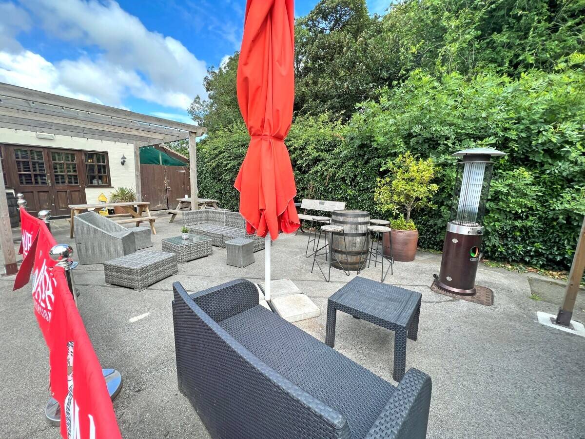 EAST YORKSHIRE - COUNTRY PUB AND RESTAURANT WITH £215,000+ EBITDA
