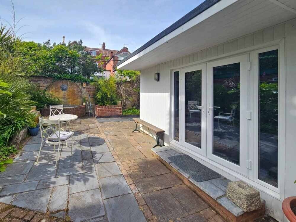 An attractive, former 8 Letting Room Guesthouse