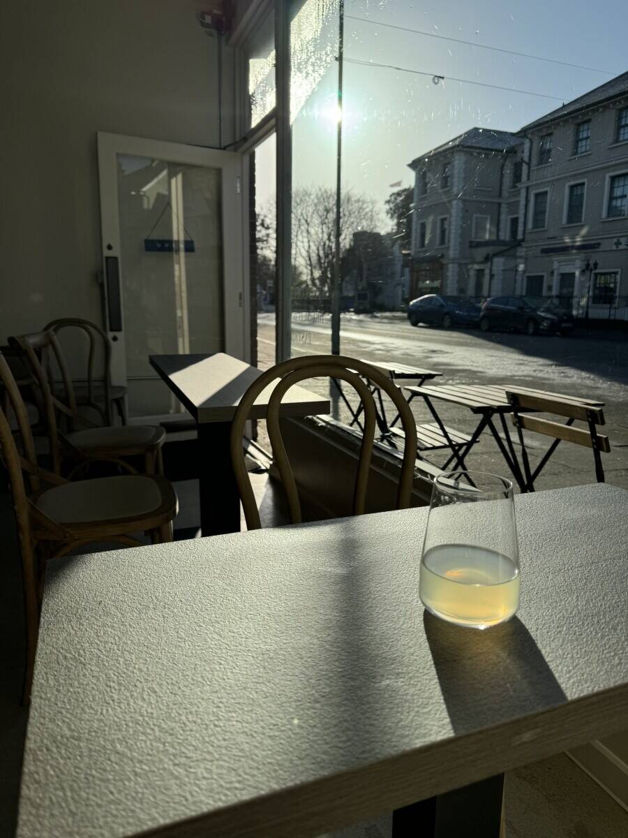 Caf&eacute;/Bar/ Private venue