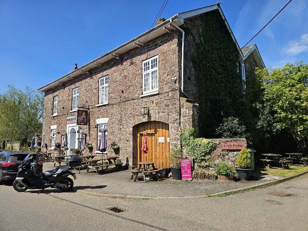 Devon Village Inn With 5 Letting Rooms, a Letting Apartment and 3 Bedroom Owners Accommodation Photo 14