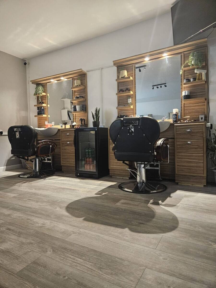Salon, Barbers, Nails, and Beauty shop for sale in Tunbridge Wells Photo 14