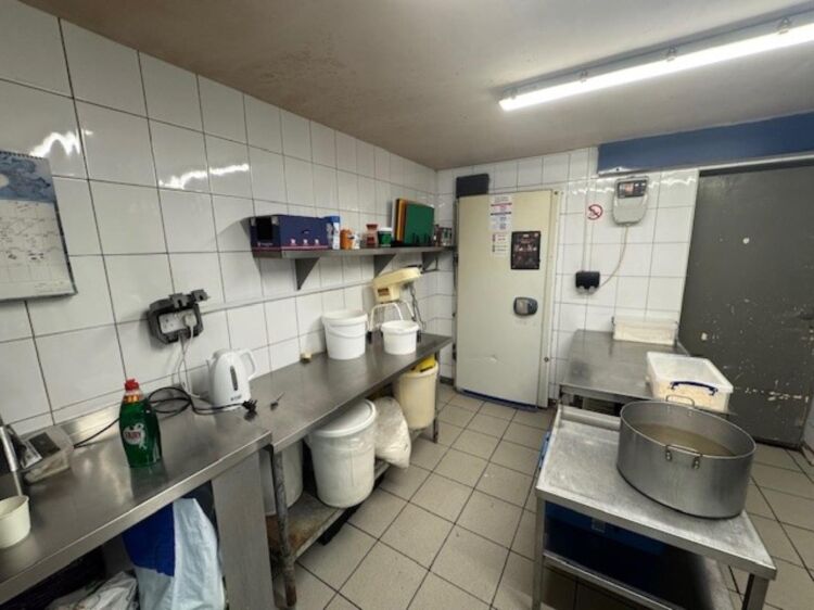 Leasehold Fish & Chip Takeaway Located In Tile Cross, Birmingham Photo 14