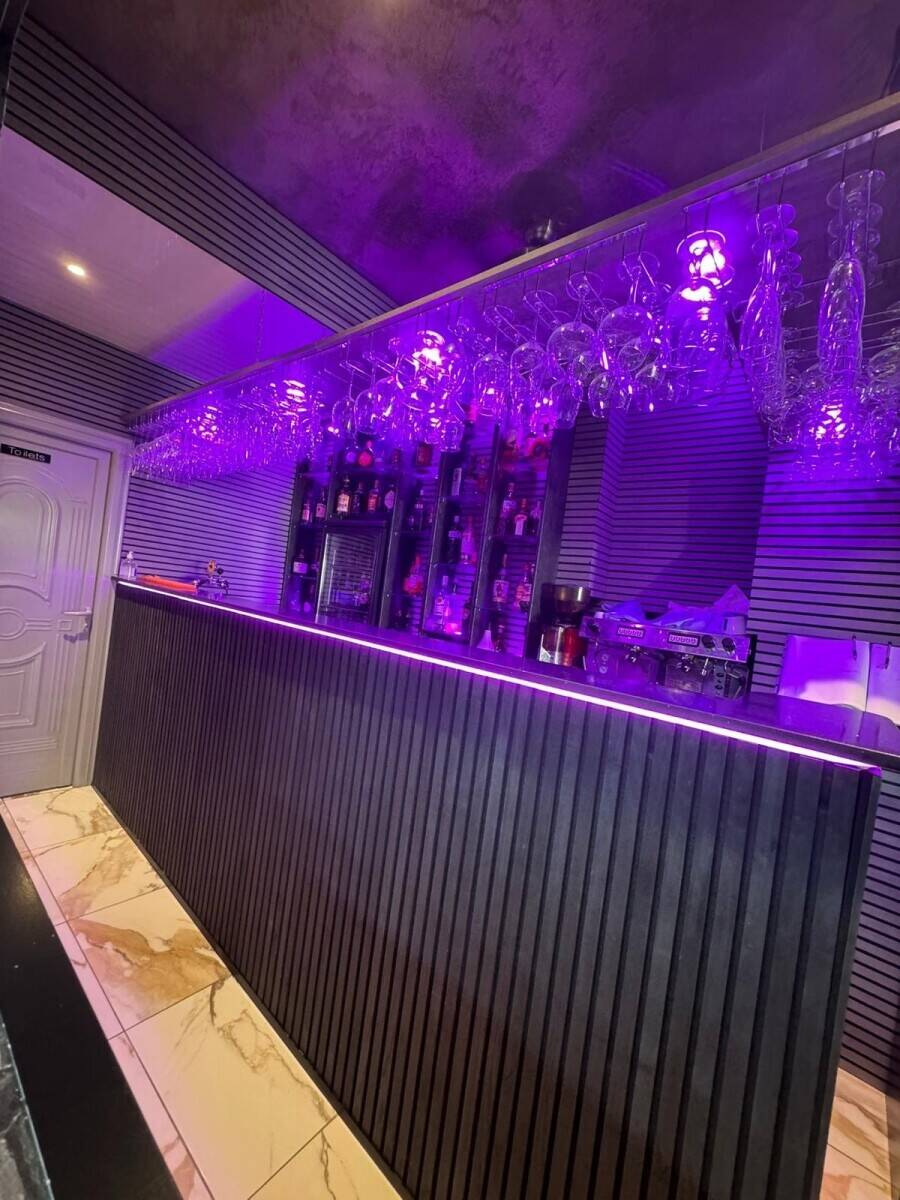 Italian restaurant for sale in Winchmore Hill, London