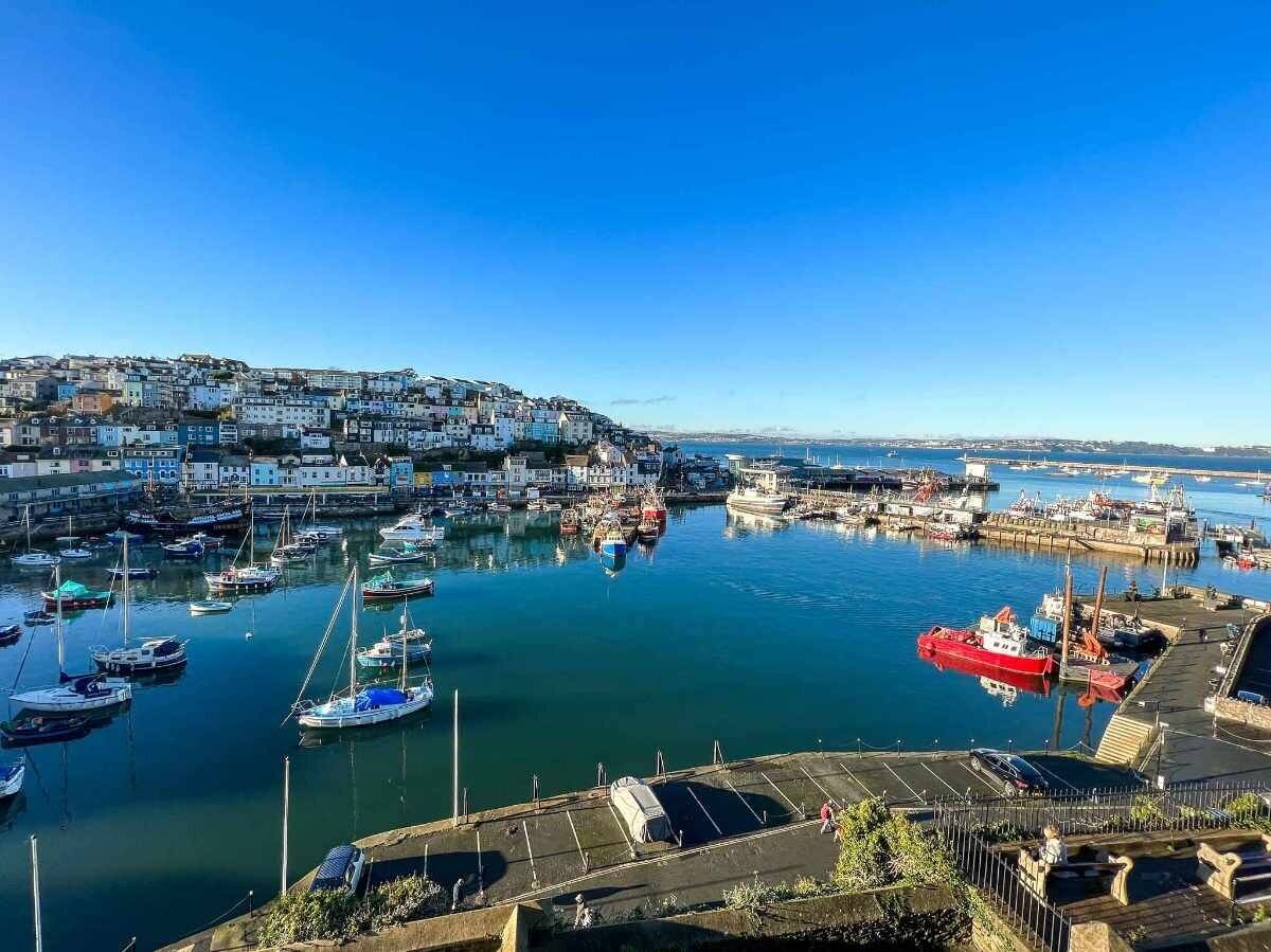 A Beautifully Presented 5 Bedroom 'Wow Factor' Guest House with Exceptional Forward Bookings