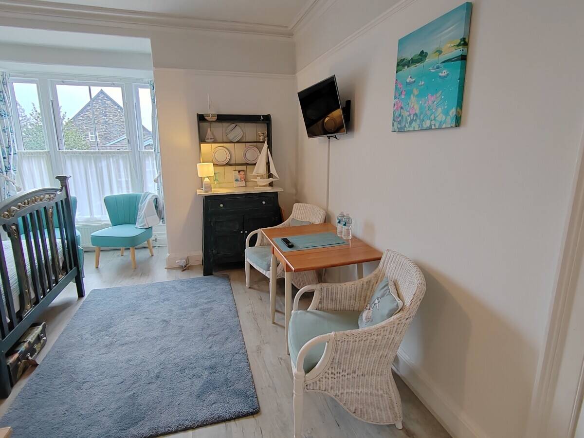 Leasehold Delightful Guest House Hotel Bed and Breakfast Living Accommodation Bownness-on-Windermere