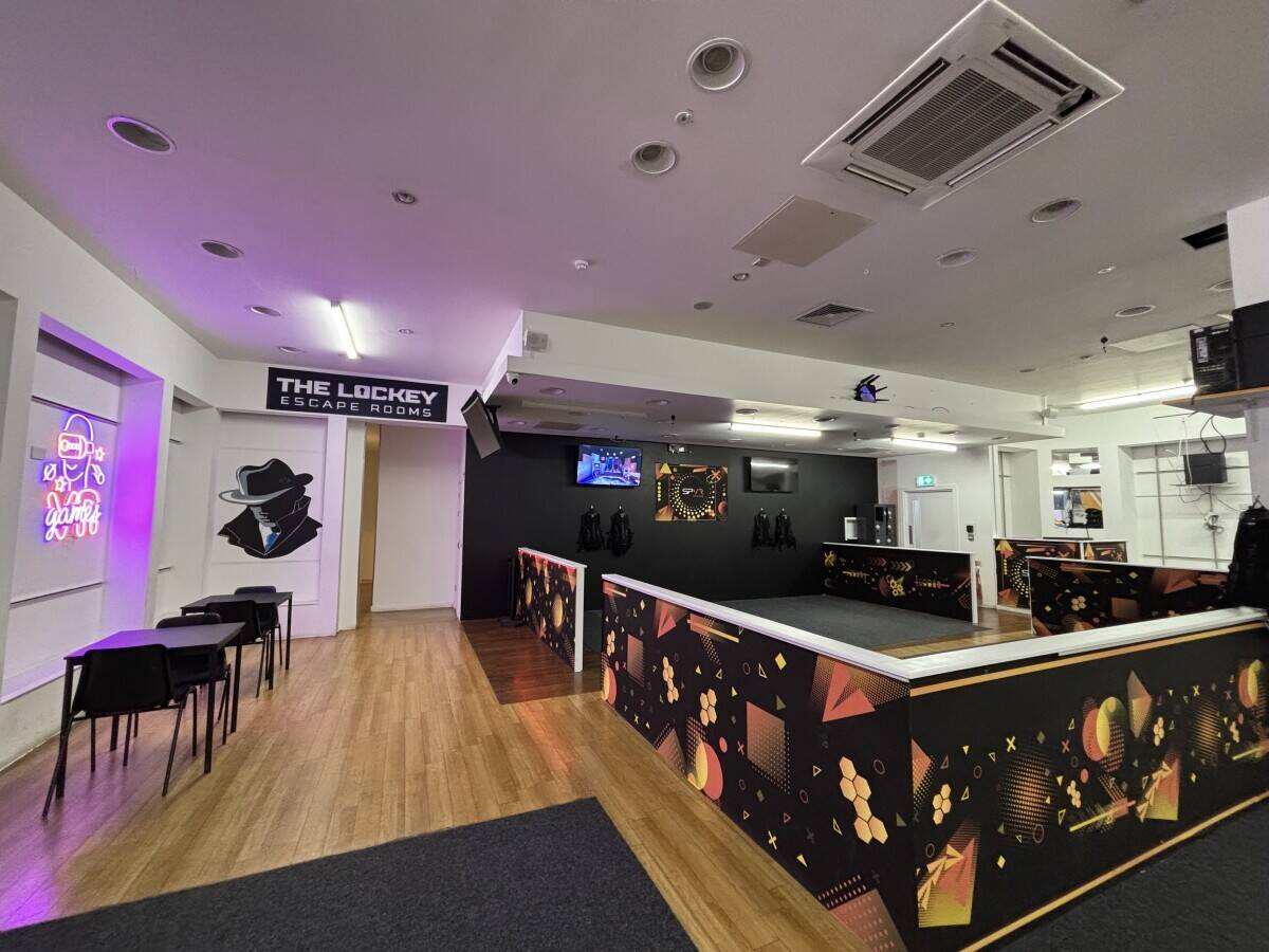 Family entertainment Centre for sale in Enfield Town  Photo 15