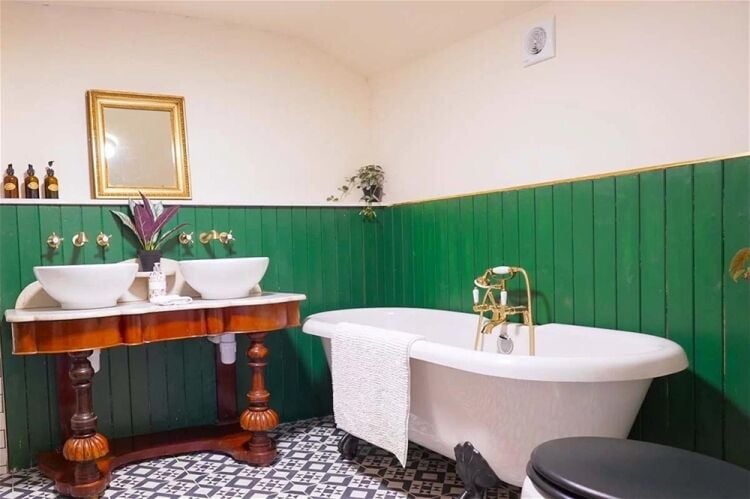 Historic Riverside Thatched Inn Reimagined as a Private Retreat For Sale in Tiverton