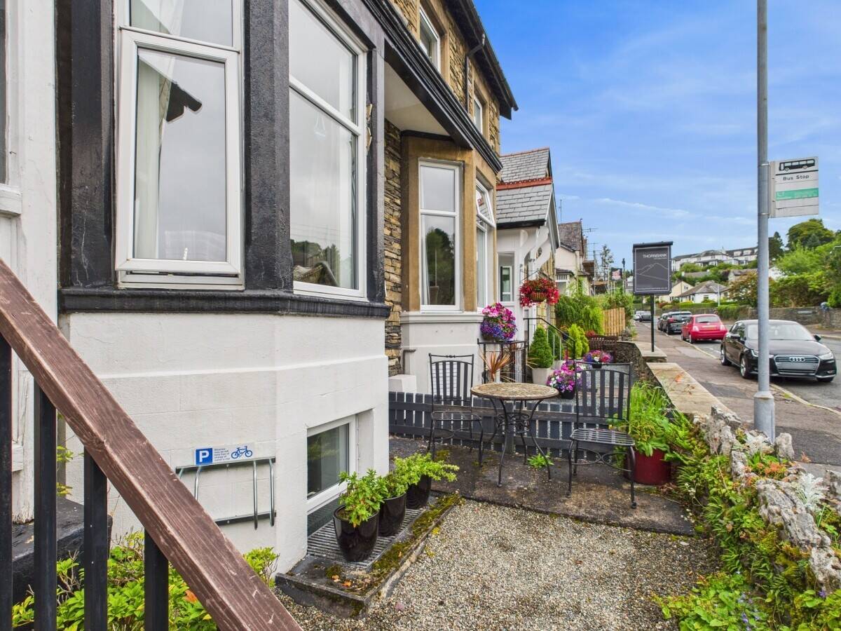 Superb  opportunity to acquire a 6 bed/6 bath & 1 bed annex guest house in Windermere Photo 14