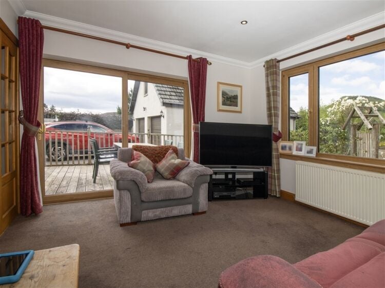 Contin Village Stores and 4 Bedroom House Photo 14
