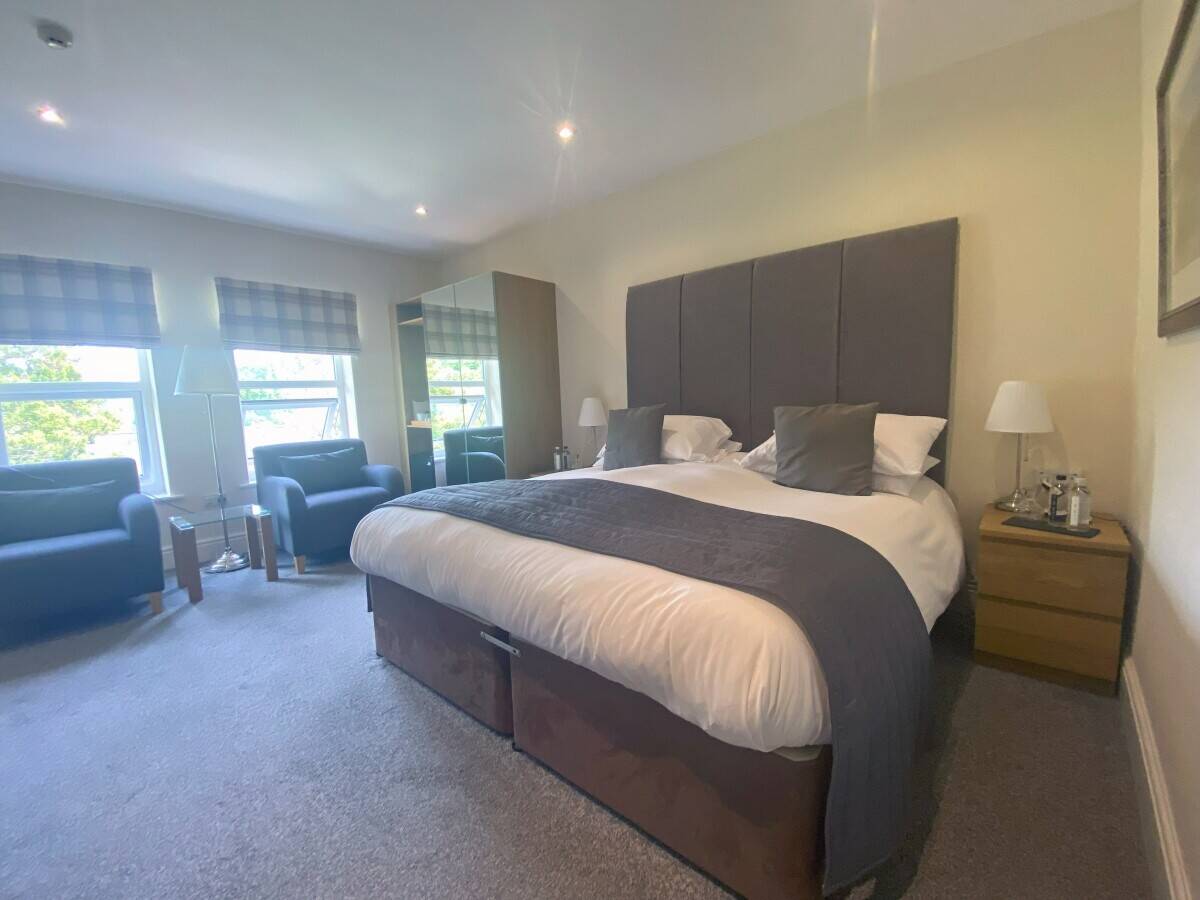 CEIRIOG VALLEY - STUNNING 18 BEDROOM COUNTRY HOTEL IN AN AREA OF OUTSTANDING NATURAL BEAUTY Photo 14