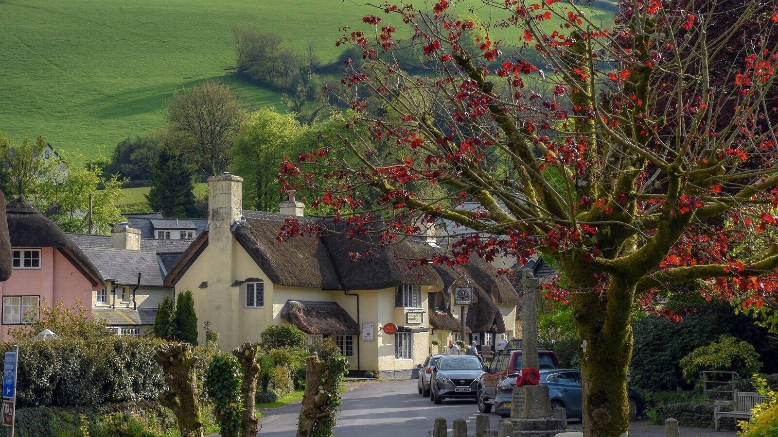 One Of The South West's Finest Country Inns With 10 Ensuite Letting Bedrooms & A Letting Apartment