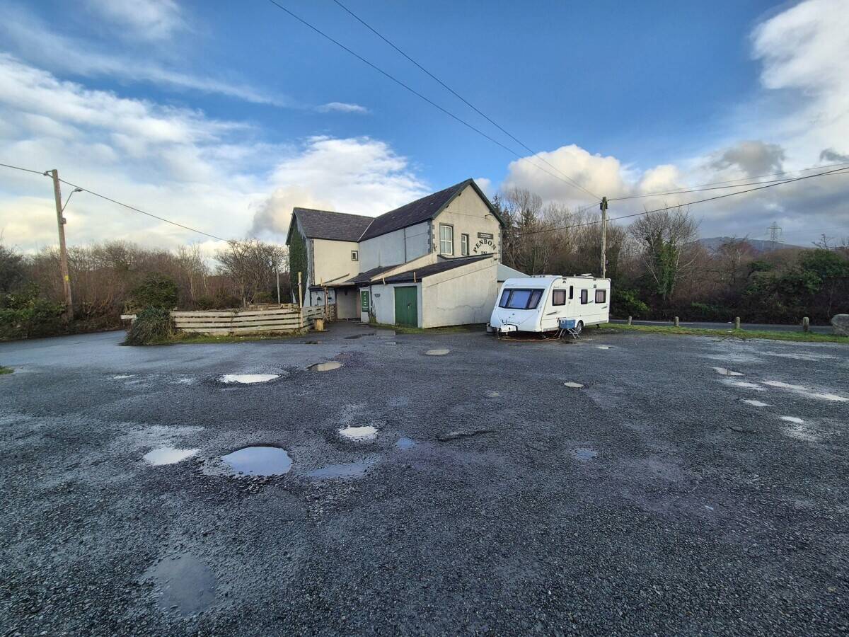 GWYNEDD - VILLAGE PUBLIC HOUSE ON EDGE OF SNOWDONIA NATIONAL PARK Photo 14