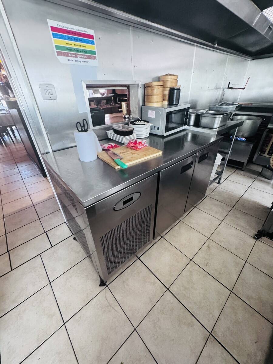 Charming Restaurant for Sale: Prime Location in Cambridge , Just Walk Distance From Cambridge Train Station Photo 14