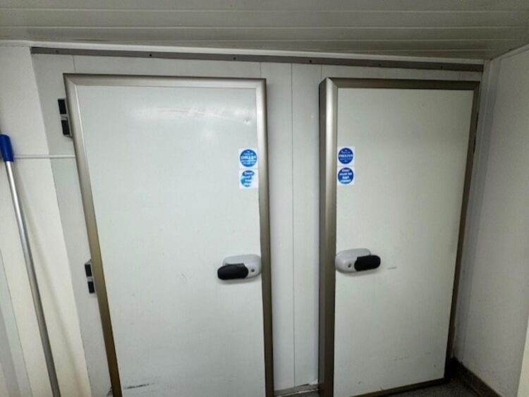 Leasehold Fish & Chip Takeaway Located In Worcester Photo 14