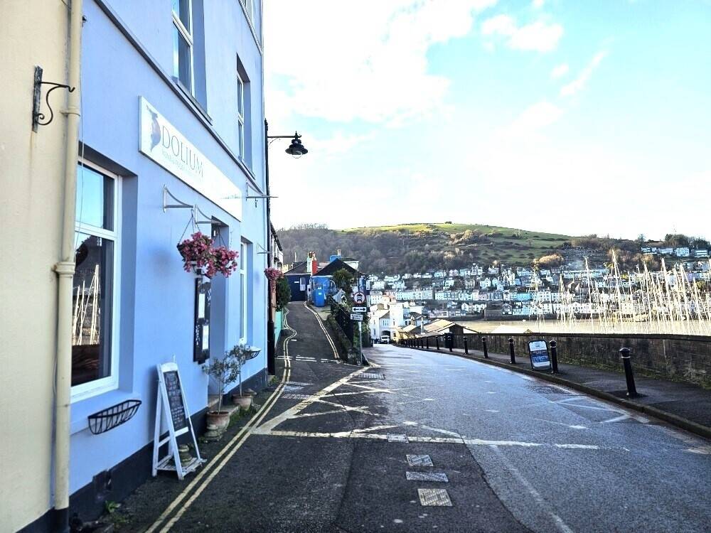 Easy To Run 20 Cover Wine & Tapas Bar With Stunning Panoramic Waterside Views Over Dartmouth