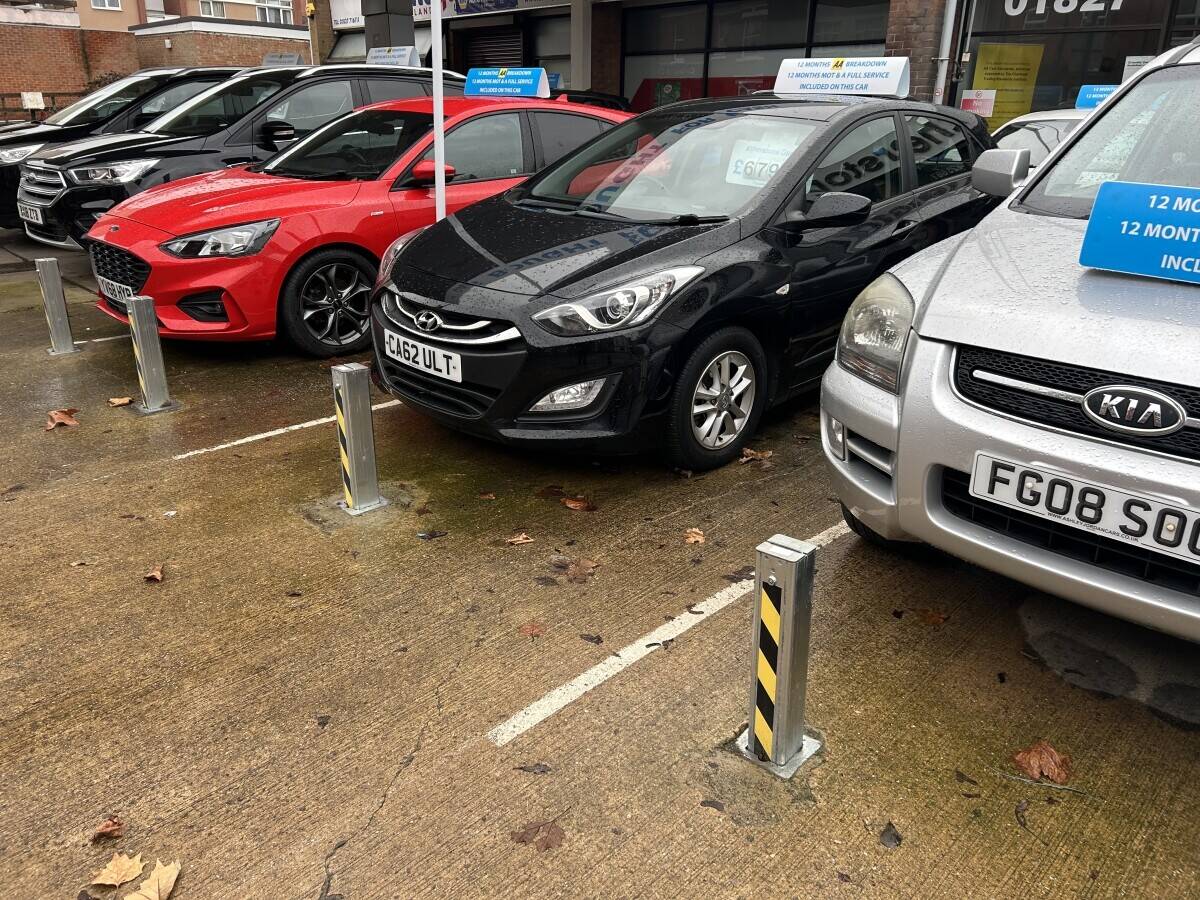 Car sales forecourt & showroom