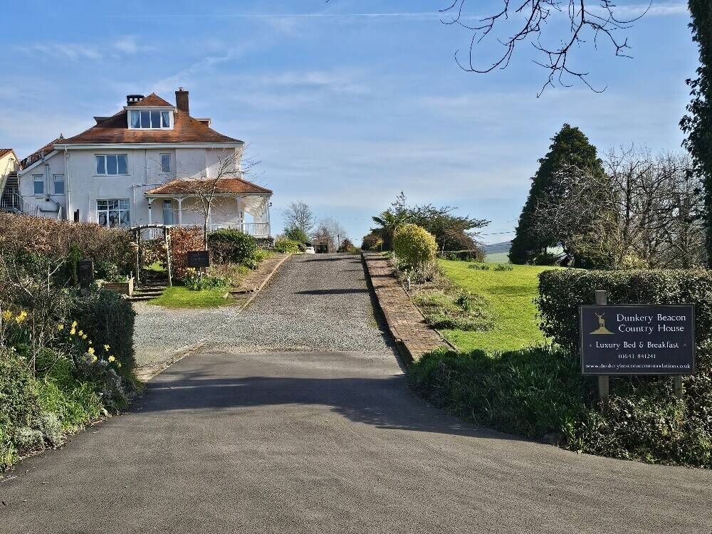 Exceptional Country House Bed & Breakfast With 8 Luxurious Letting Rooms & Spectacular Views