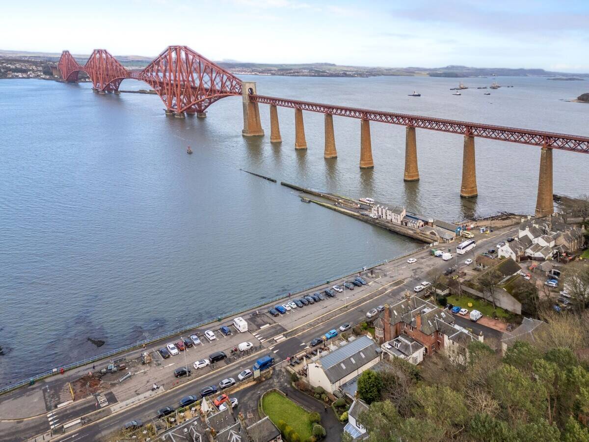 *NEW PRICE* Well Established Bistro-Bar & Restaurant under Iconic Forth Bridges