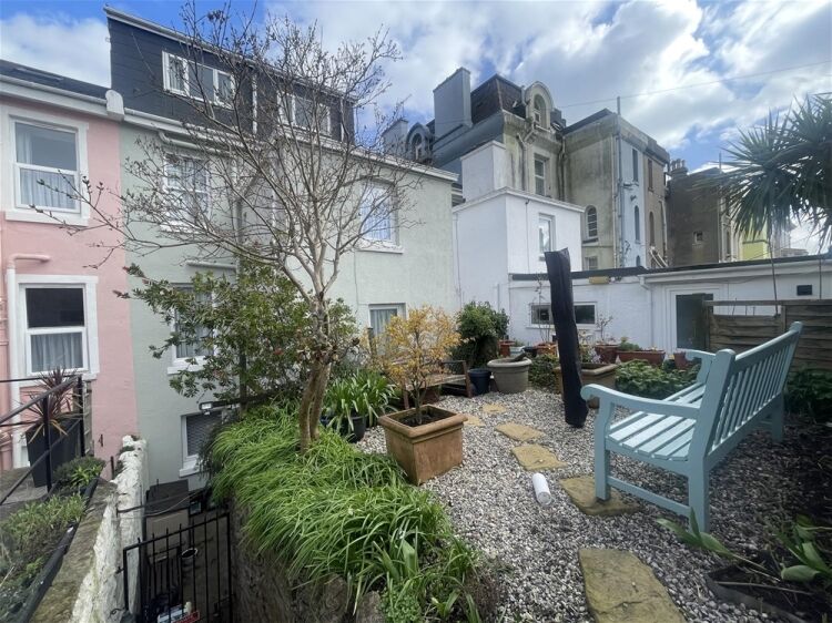 Immaculate Victorian Boutique Guesthouse set on the English Riveria For Sale in Torquay Photo 14