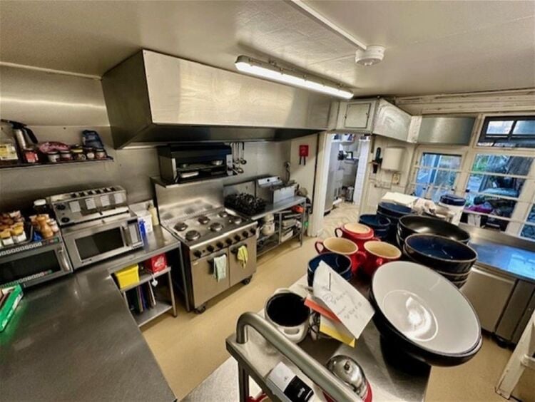 LEASEHOLD LIC. CAFE/RESTAURANT & ICE CREAM PARLOUR