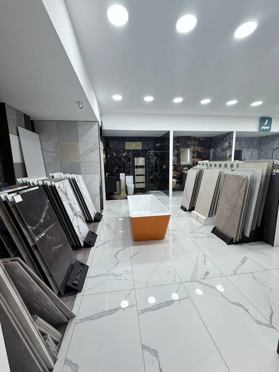 Diamond Tile and Bathrooms 