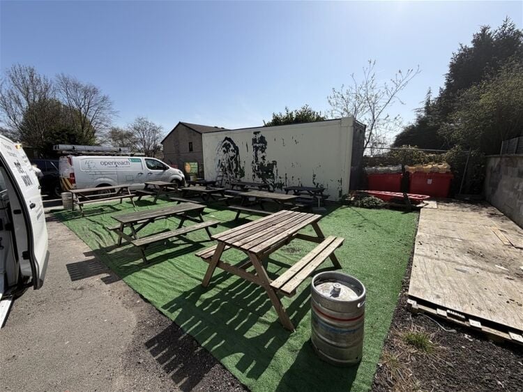 Licenced Trade, Pubs & Clubs For Sale in Cleckheaton