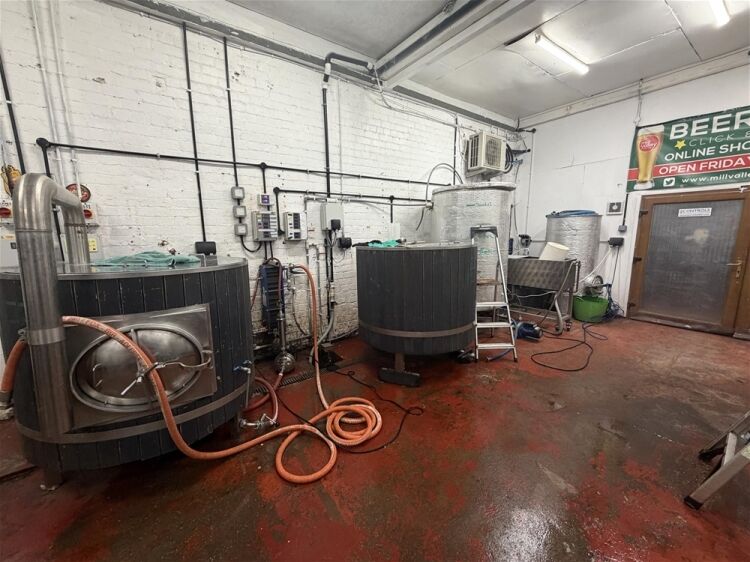 Licenced Trade, Pubs & Clubs For Sale in Cleckheaton Photo 14