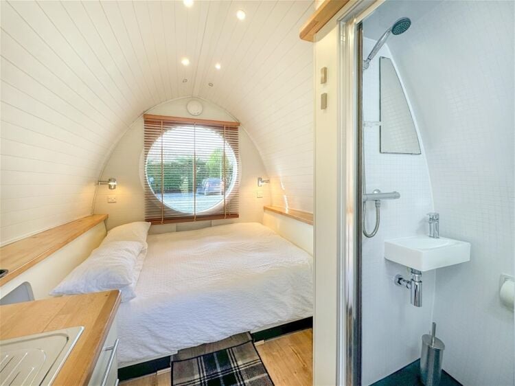 Eriskay Guest House & Glamping Pods
