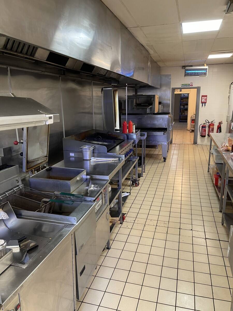Fully fitted fast food takeaway in the heart of Bedford Town Centre