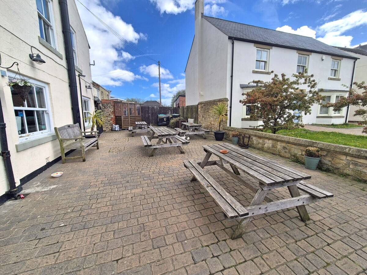 COUNTY DURHAM - VILLAGE WET LED PUB WITH SPACIOUS OWNERS ACCOMMODATION Photo 14