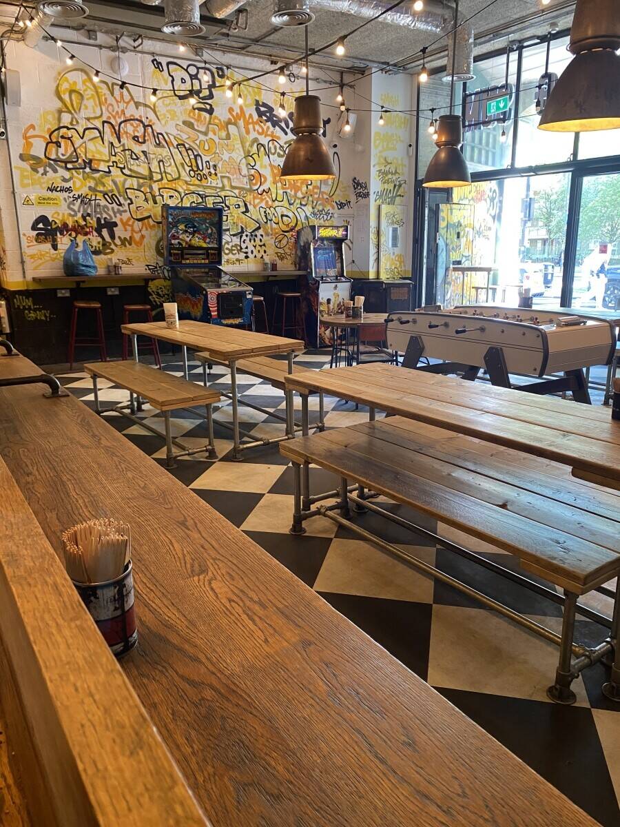 Restaurant/Takeaway/Bar/WHITECHAPEL Photo 14